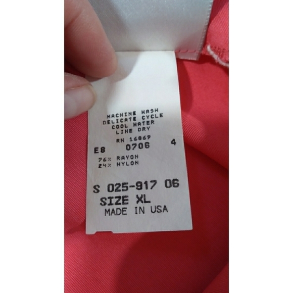 Lucia pink and white applique button back top XL - Picture 6 of 9